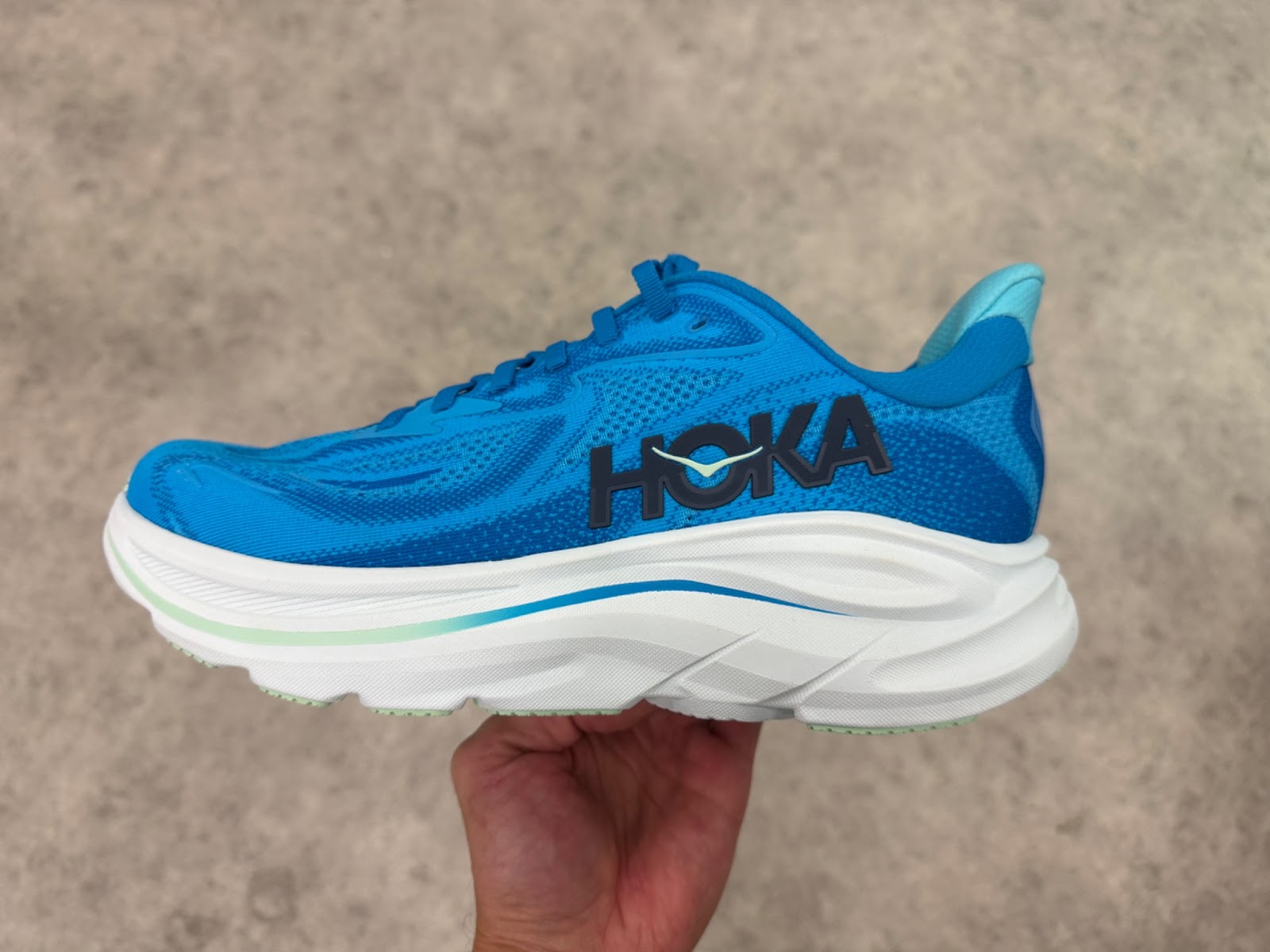 Giày chạy bộ Hoka Clifton 10