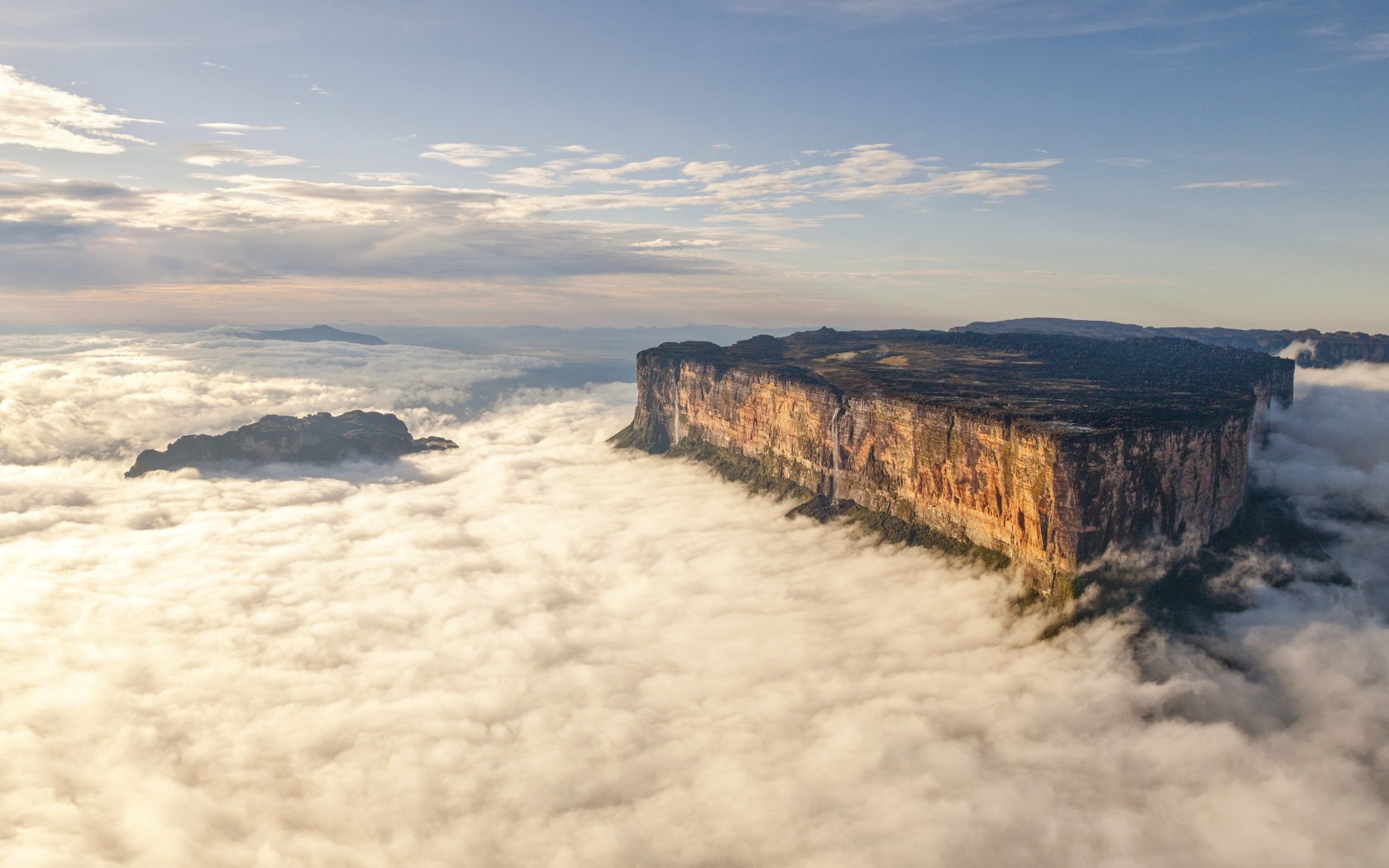 Roraima-vung-dat-bi-mat-giua-troi-cao-wetrekvn