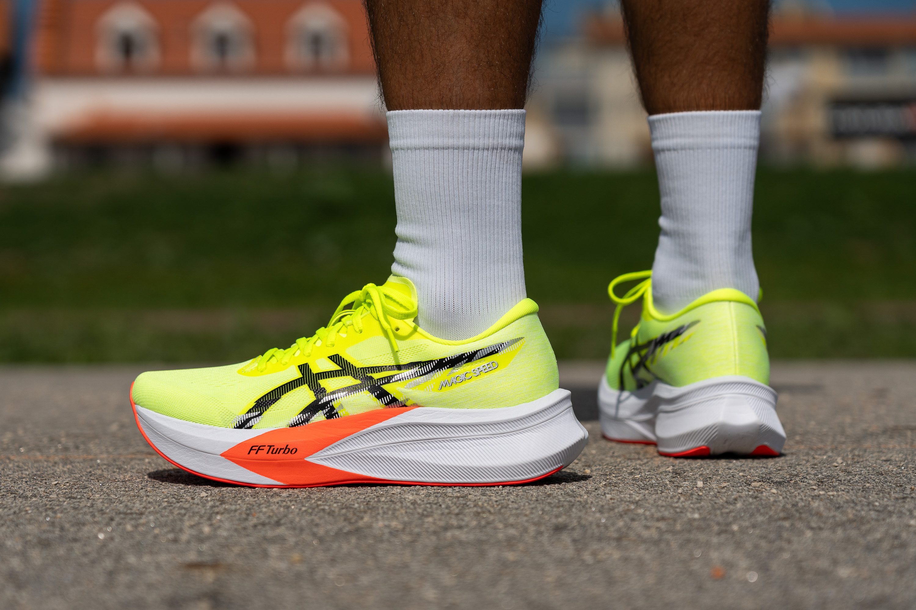 ASICS Magic Speed 4