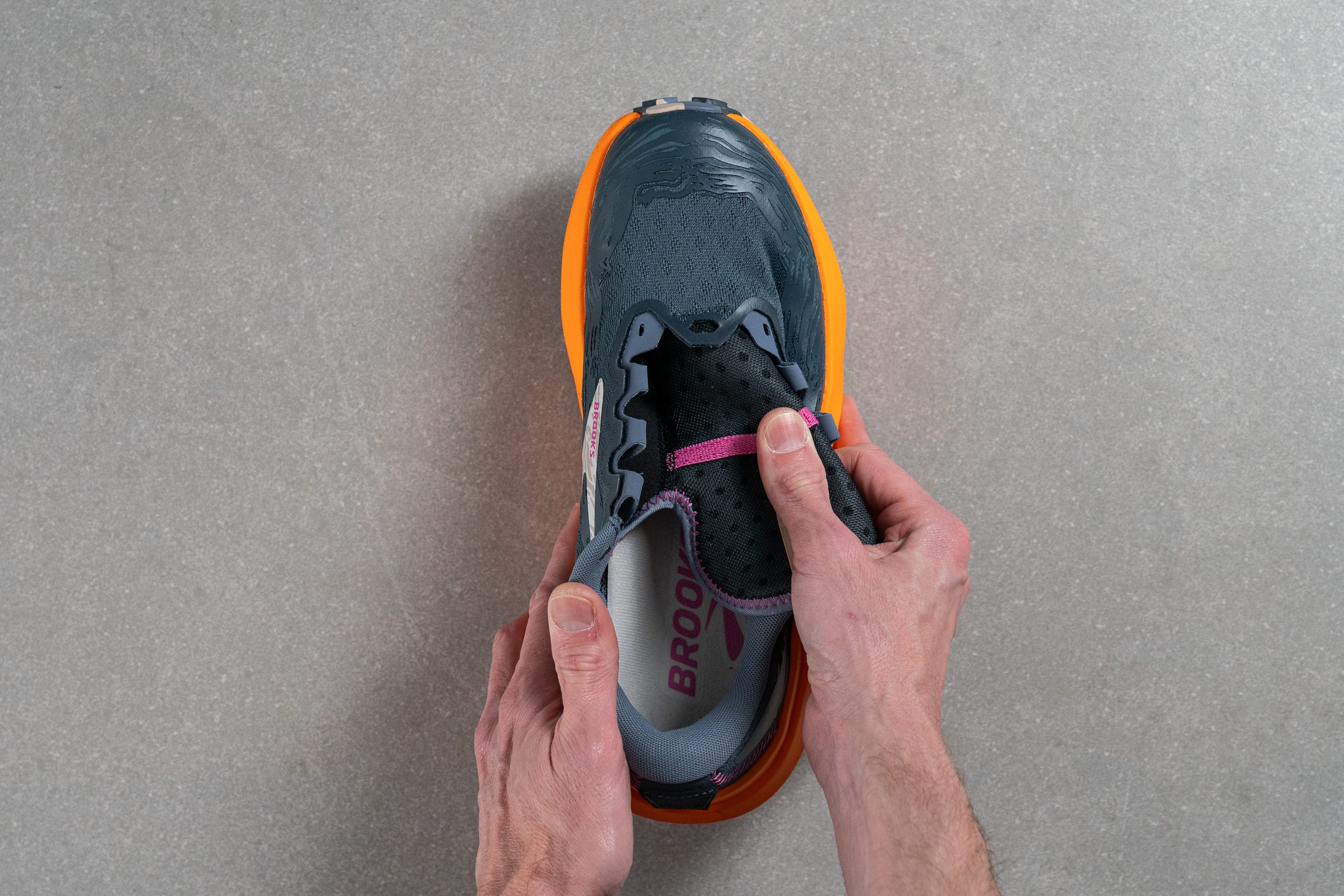 Brooks Caldera 6 Tongue: gusset type