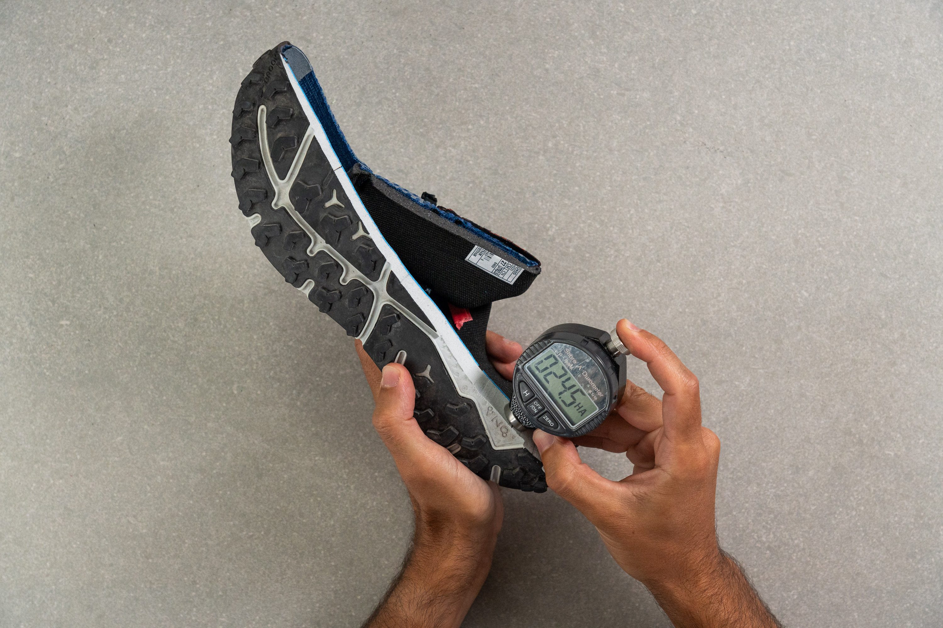 Brooks Divide 4 durometer midsole