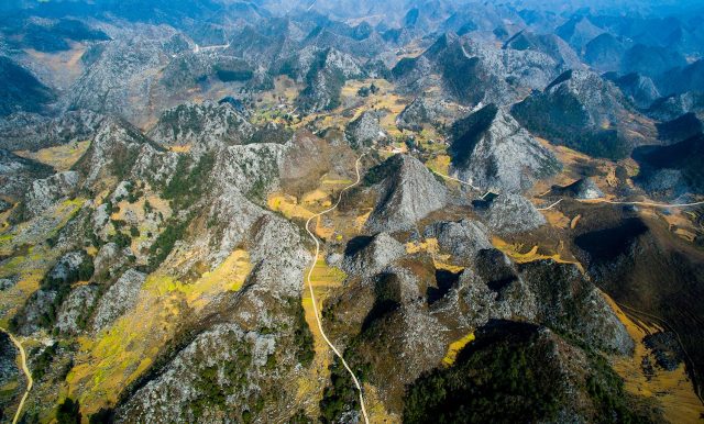 Trekking cao nguyên đá Đồng Văn - Hà Giang là trải nghiệm tuyệt vời