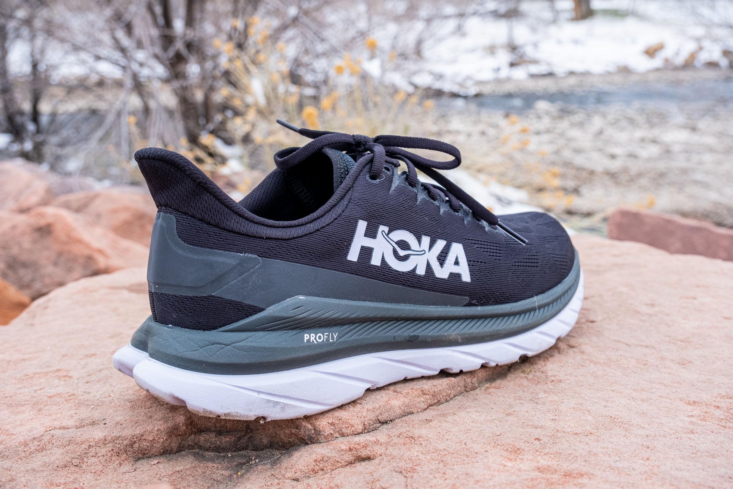 Hoka Mach 4 in black