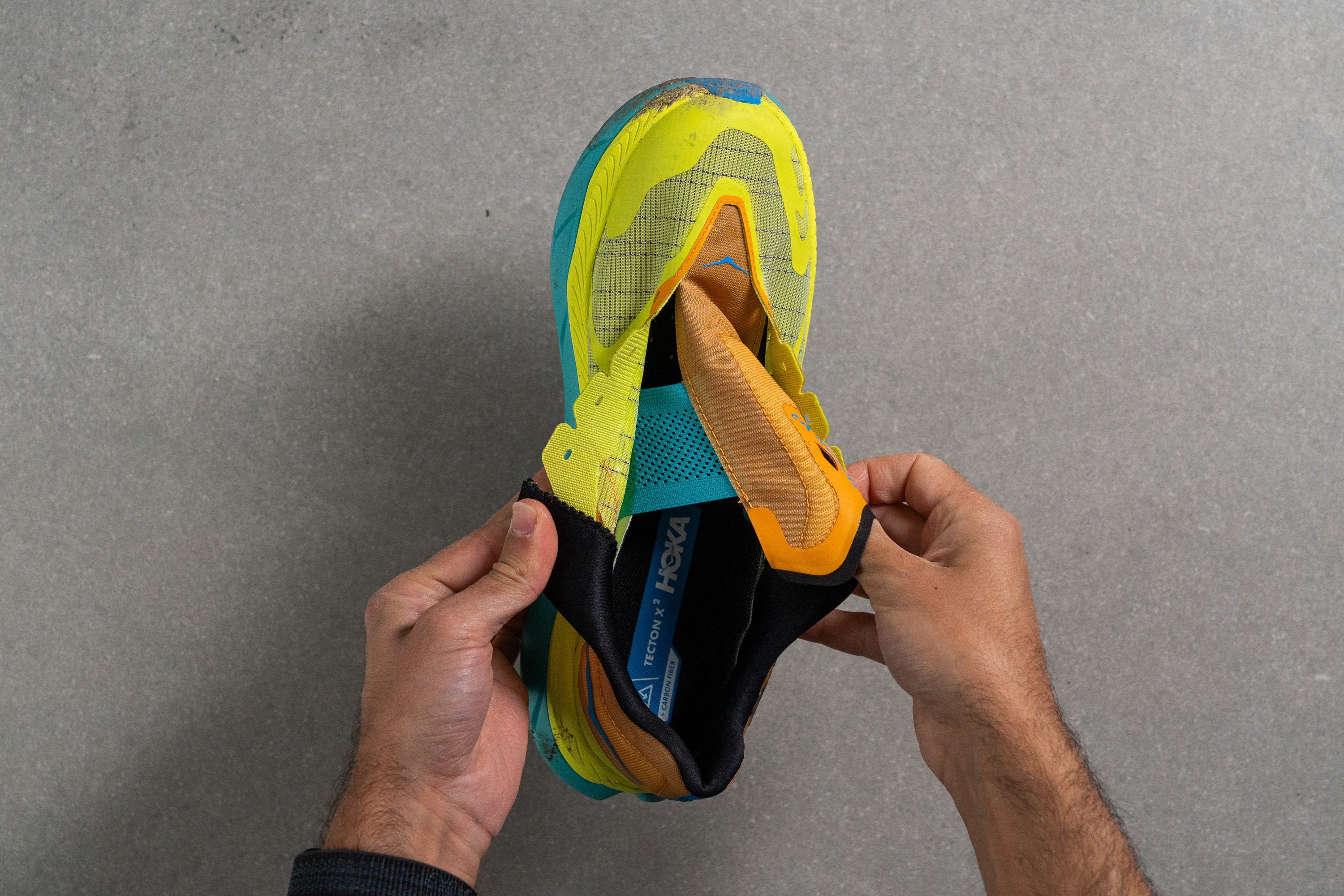 Hoka Tecton X 2 Tongue: gusset type