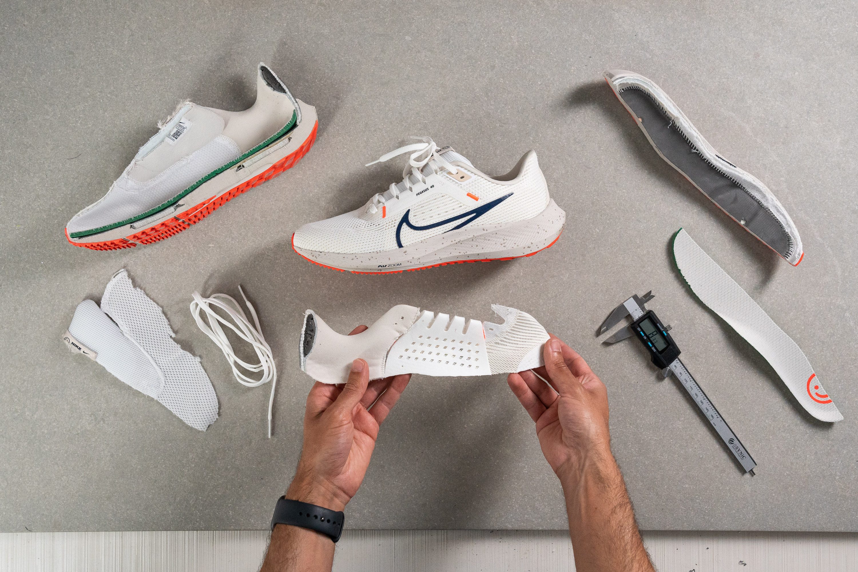 nike-pegasus-40-hands.JPG