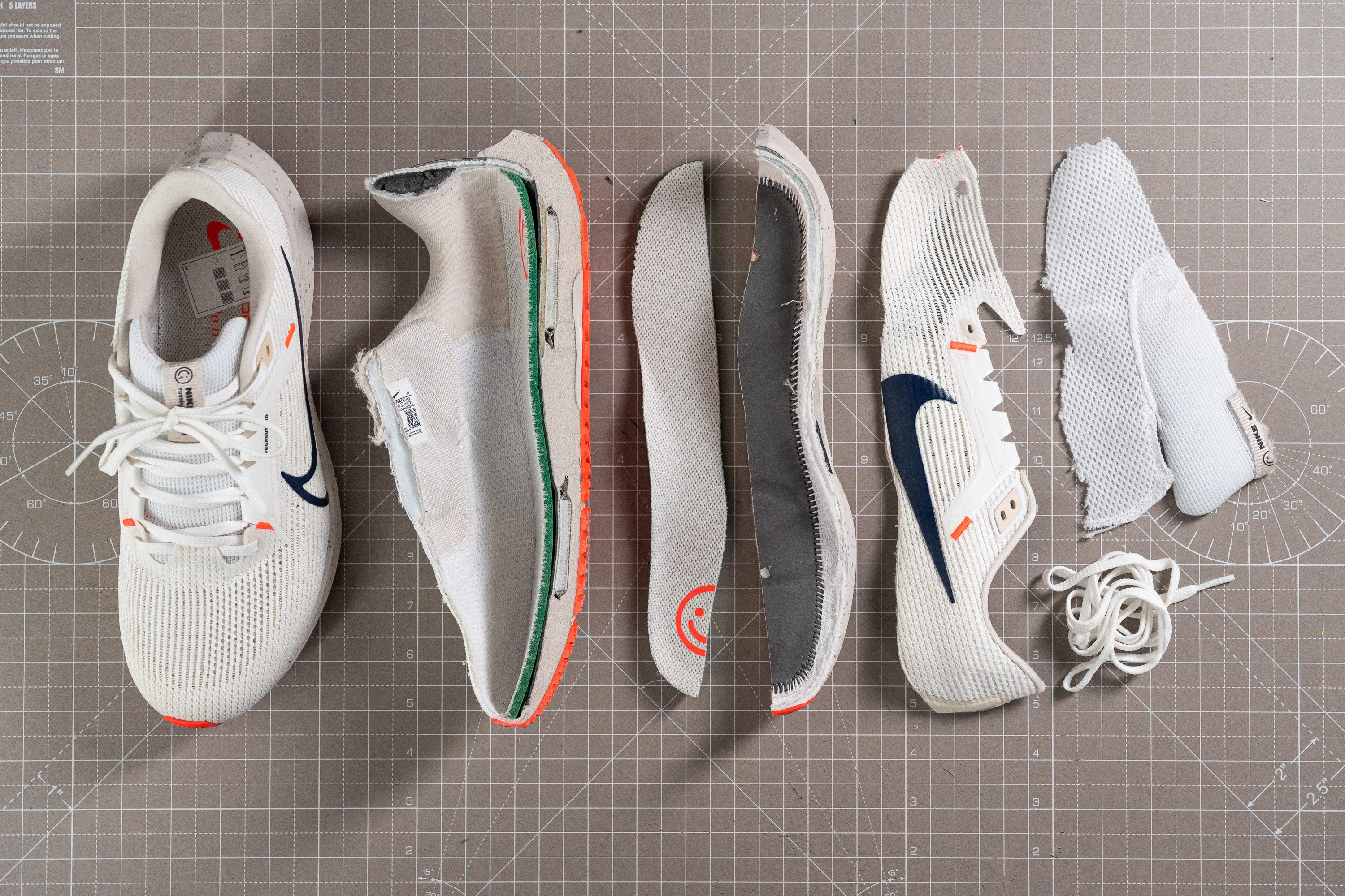 nike-pegasus-40-table.JPG