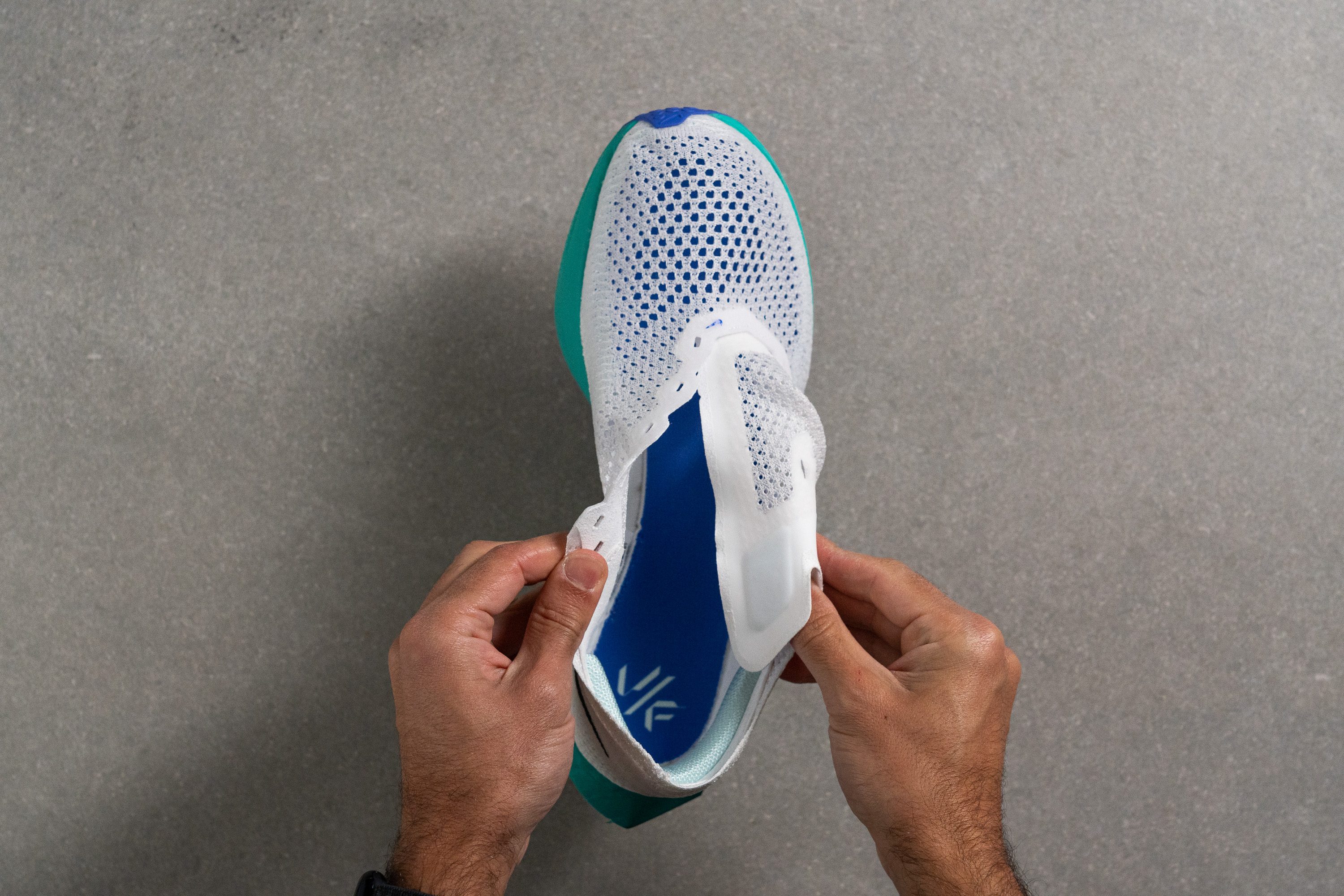 Nike Vaporfly 3 Tongue: gusset type