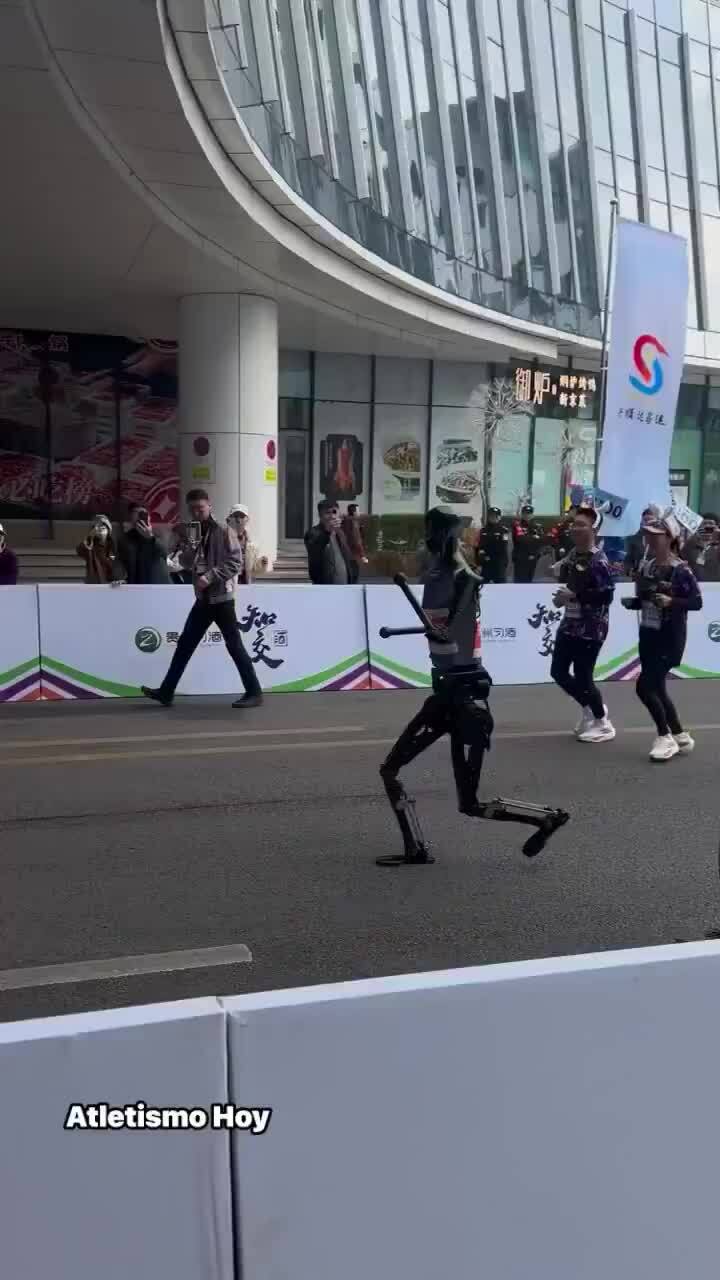 Robot làm pacer ở nhiều giải marathon Trung Quốc