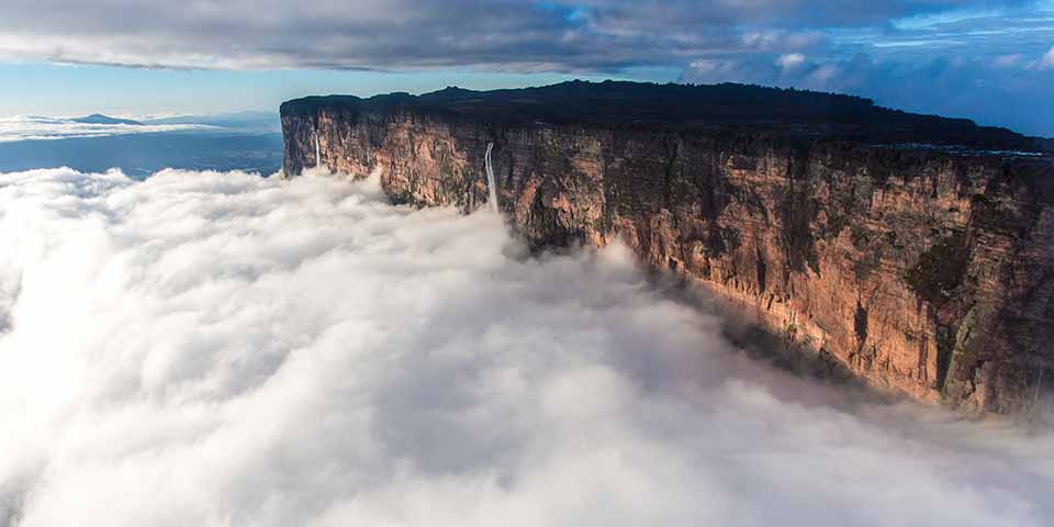 Roraima-vung-dat-bi-mat-giua-troi-cao-wetrekvn